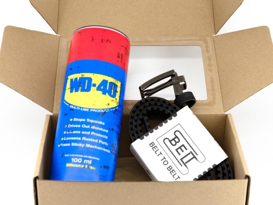 Apsukamo diržo ir WD-40 puodelio dovanų rinkinys