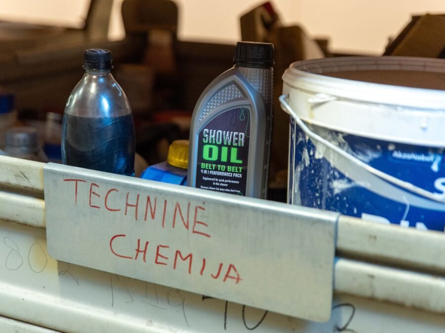 Technical Chemistry with Bottles
